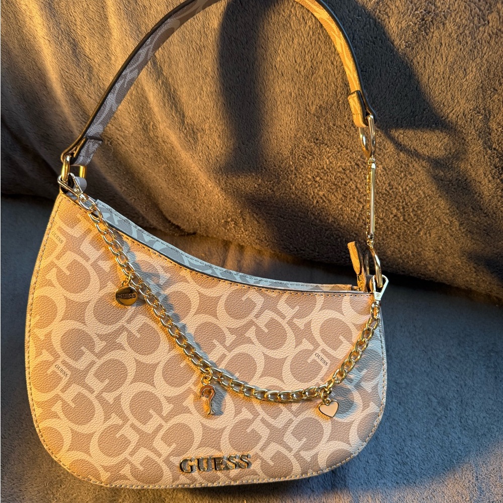 GUESS Logo Patterned Shoulder Bag with Gold Chain